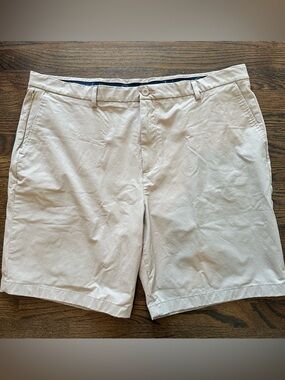 Vineyard Vines On The Go Shorts Mens 42 Khaki Stretch Golf Casual Performance